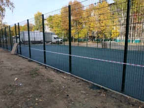 Забор на спортивную площадку 40 метров фото в Королёве